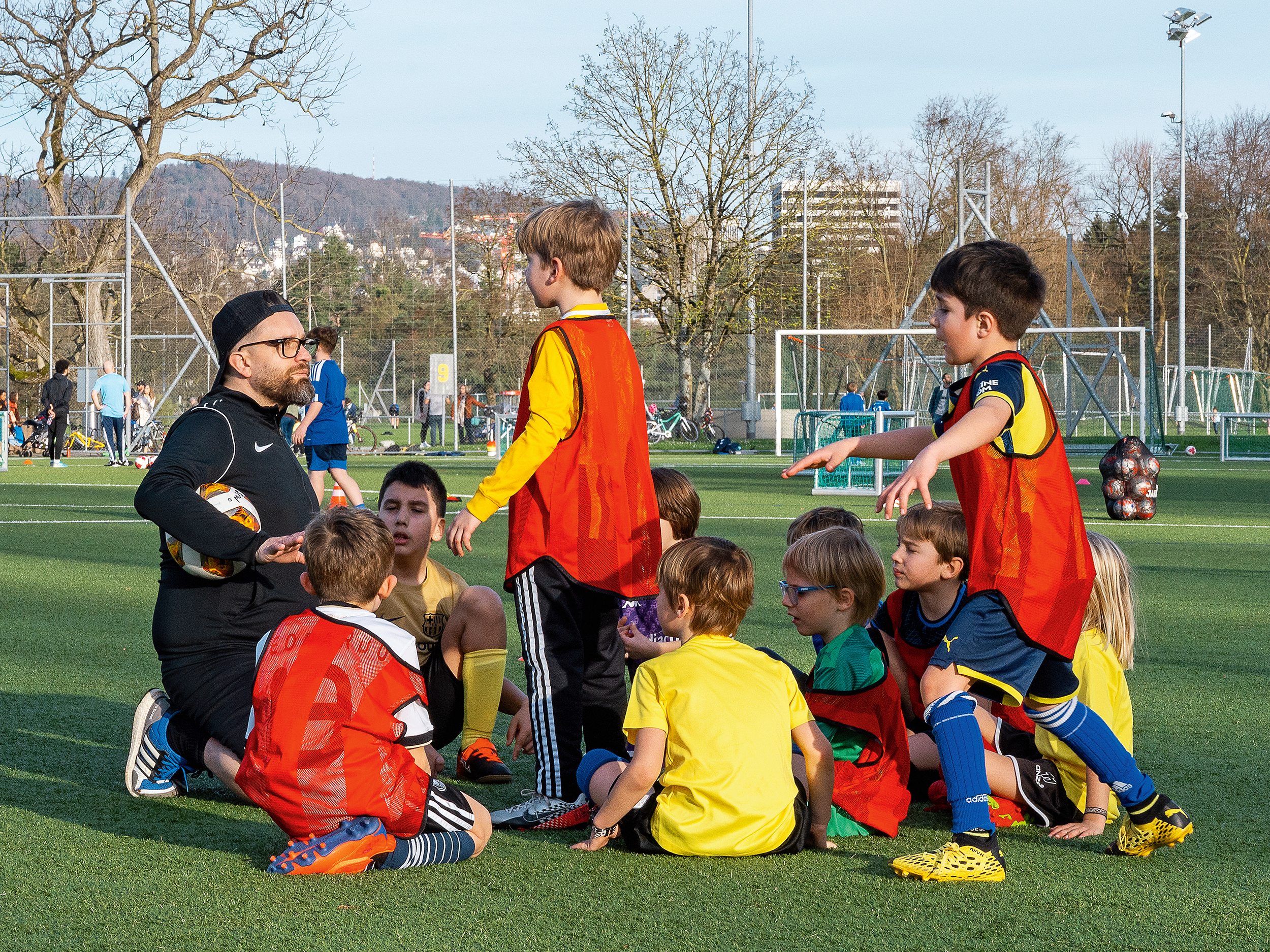 Training des SCW auf dem Sportplatz Hardhof, liegt aber mitten in Zürich Altstetten.
