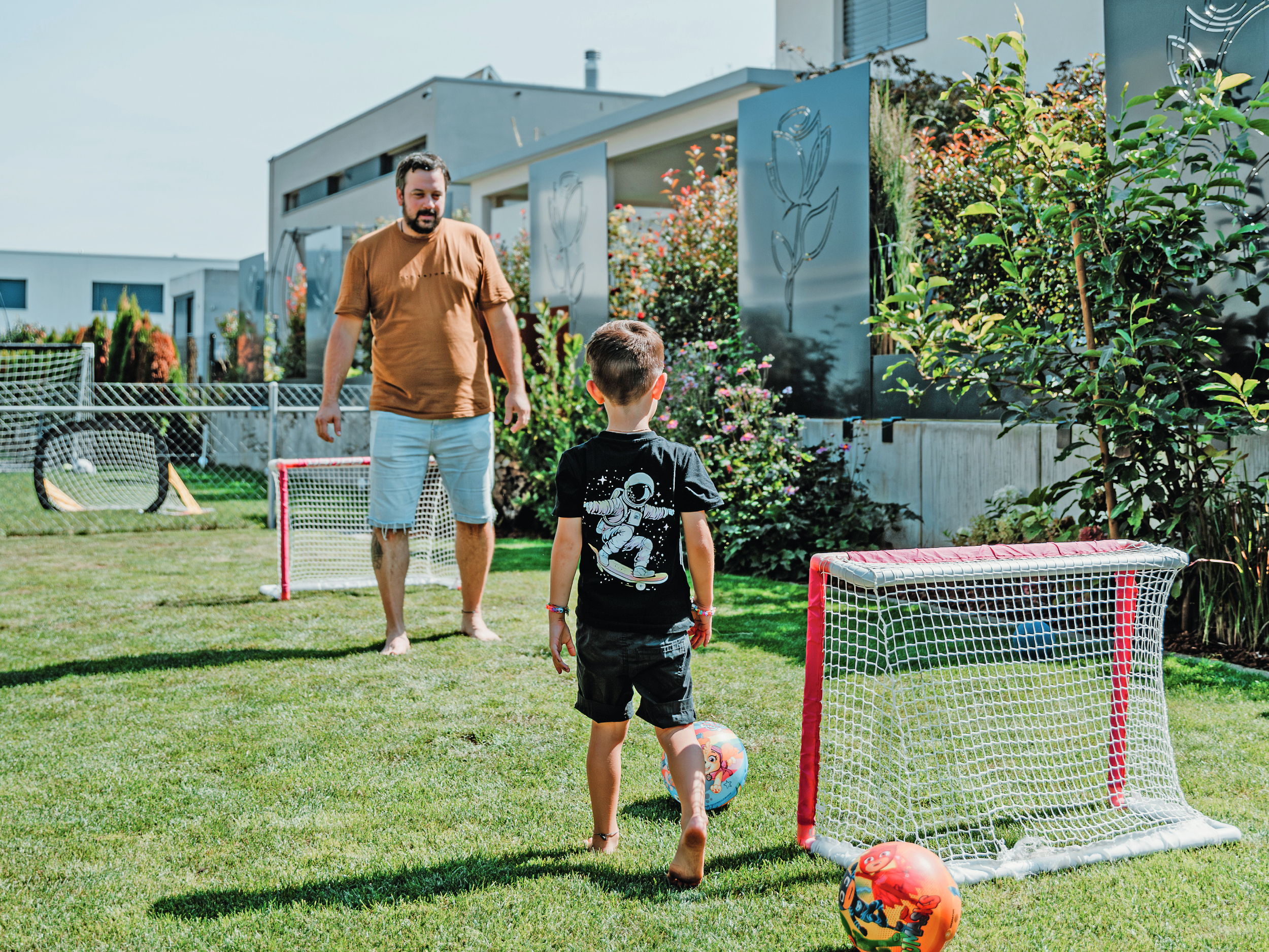 Gemeinsame Hobbys: Gian und Dominic lieben Fussball und Hockey.