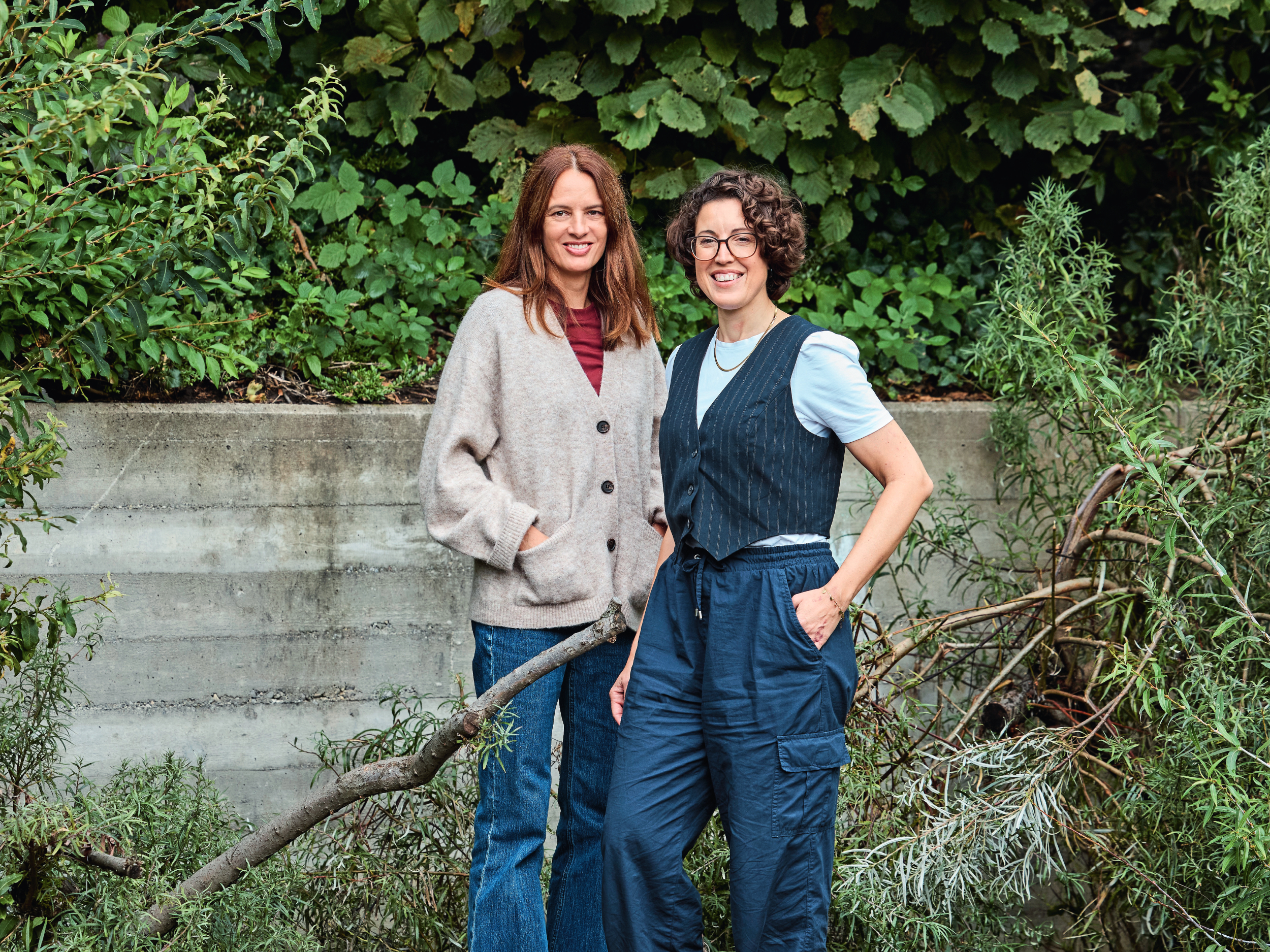 Ein gutes Team: Kindergärtnerin Nicole Hecht (l.) und Klassenassistentin Rahel Heuberger.